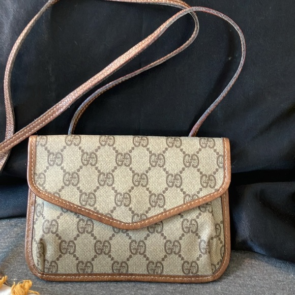 Gucci crossbody pouch - Picture 2 of 6